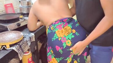 Desi XXX hindi blue film hot Padosi Aunty ke sath chudai