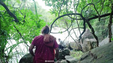 Erotic HD video of Mallu Chechi’s bath and sex at the lake