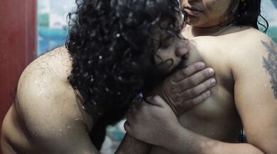 Erotic XXX video of Mallu Aunty having bath with her lover