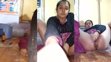 MMS sex clip Horny Indian Aunty masturbating with a bottle