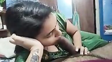 Hot MMS XXX clip of a Mallu couple fucking in missionary