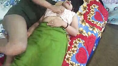 Hot HD sex video of Desi Bhabhi cheating with neighbour