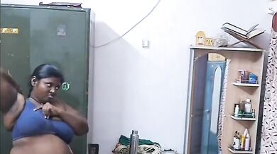 Hot MMS XXX video of Big Boob Tamil Aunty sucking dick