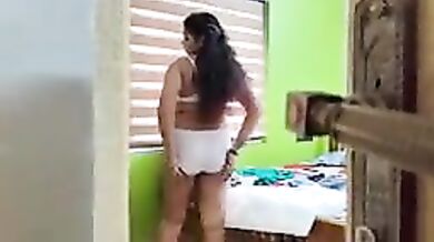 Kerala Mallu babe’s MMS sex video of fucking her roommate
