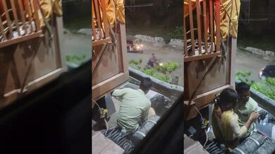 Viral MMS clip of a Desi Bhabhi sucking cock on the highway