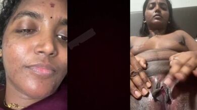 Mallu Aunty’s masturbation porn film video in selfie mode