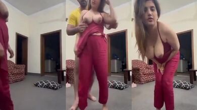 Indian Aunty’s erotic boob & nipple pressing porn blue film